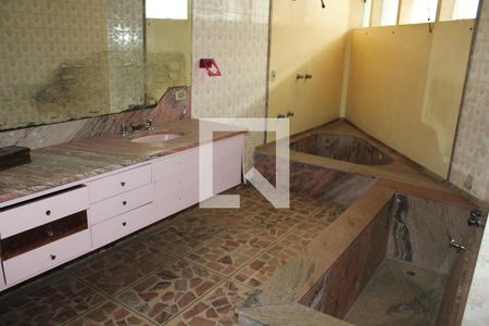 Casa para alugar com 315m², 3 quartos e 3 vagasBanheiro da Suíte