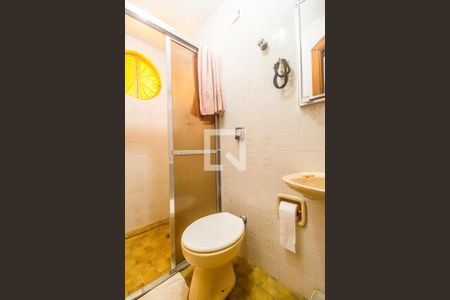 Casa para alugar com 350m², 5 quartos e 2 vagas Casa para alugar com 350m², 5 quartos e 2 vagasBanheiro de serviço