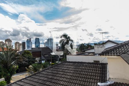 Casa para alugar com 350m², 5 quartos e 2 vagas Casa para alugar com 350m², 5 quartos e 2 vagasVista do Quarto 3