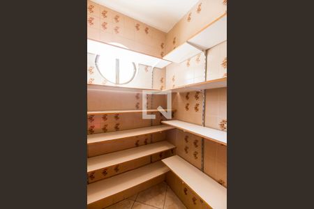 Casa para alugar com 350m², 5 quartos e 2 vagas Casa para alugar com 350m², 5 quartos e 2 vagasDespensa