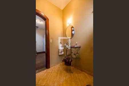 Casa para alugar com 350m², 5 quartos e 2 vagas Casa para alugar com 350m², 5 quartos e 2 vagasLavabo