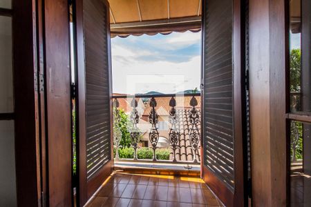 Casa para alugar com 350m², 5 quartos e 2 vagas Casa para alugar com 350m², 5 quartos e 2 vagasVaranda