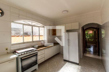 Casa para alugar com 350m², 5 quartos e 2 vagas Casa para alugar com 350m², 5 quartos e 2 vagasCozinha