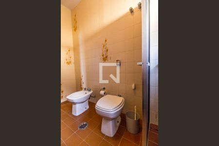 Casa para alugar com 350m², 5 quartos e 2 vagas Casa para alugar com 350m², 5 quartos e 2 vagasBanheiro