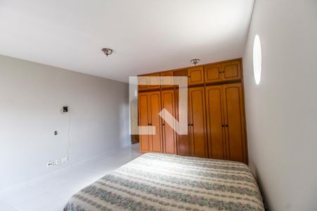 Casa para alugar com 350m², 5 quartos e 2 vagas Casa para alugar com 350m², 5 quartos e 2 vagasSuíte master 2