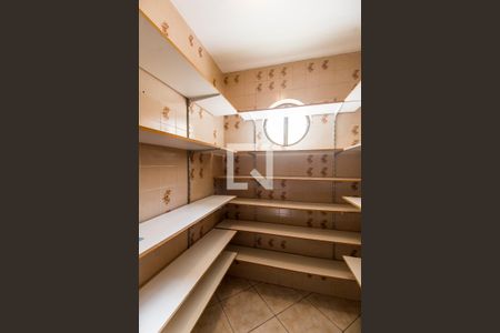 Casa para alugar com 350m², 5 quartos e 2 vagas Casa para alugar com 350m², 5 quartos e 2 vagasDespensa