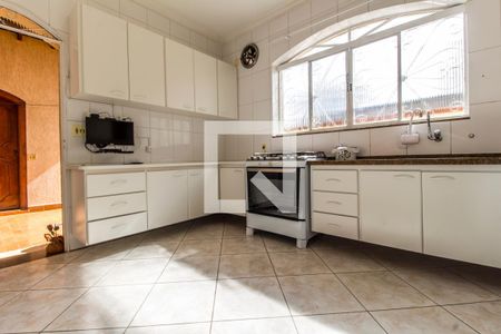 Casa para alugar com 350m², 5 quartos e 2 vagas Casa para alugar com 350m², 5 quartos e 2 vagasCozinha