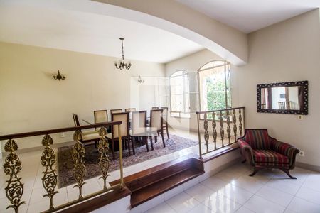 Casa para alugar com 350m², 5 quartos e 2 vagas Casa para alugar com 350m², 5 quartos e 2 vagasSala de Jantar