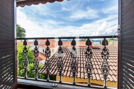 Casa para alugar com 350m², 5 quartos e 2 vagas Casa para alugar com 350m², 5 quartos e 2 vagasVaranda