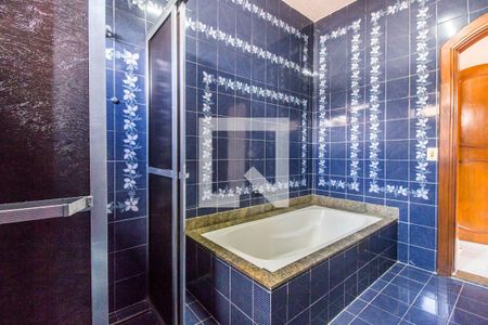 Casa para alugar com 350m², 5 quartos e 2 vagas Casa para alugar com 350m², 5 quartos e 2 vagasBanheiro da Suíte master