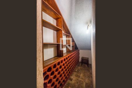 Casa para alugar com 350m², 5 quartos e 2 vagas Casa para alugar com 350m², 5 quartos e 2 vagasAdega