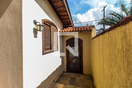 Casa para alugar com 350m², 5 quartos e 2 vagas Casa para alugar com 350m², 5 quartos e 2 vagasCorredor