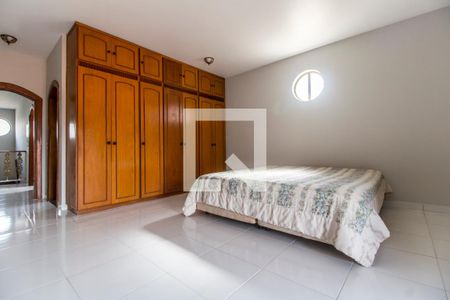 Casa para alugar com 350m², 5 quartos e 2 vagas Casa para alugar com 350m², 5 quartos e 2 vagasSuíte master 2