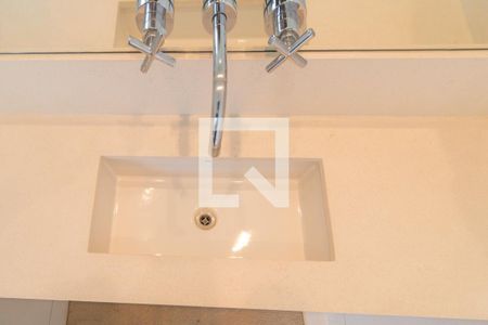 Apartamento à venda com 299m², 4 quartos e 5 vagasBanheiro da Suíte 1