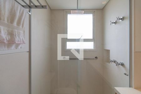 Apartamento à venda com 299m², 4 quartos e 5 vagasBanheiro da Suíte 2