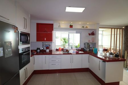 Casa à venda com 1000m², 6 quartos e 6 vagasCozinha