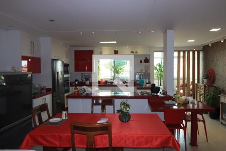 Casa à venda com 1000m², 6 quartos e 6 vagasSala de TV