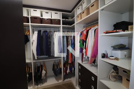 Casa à venda com 1000m², 6 quartos e 6 vagasCloset