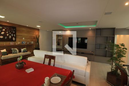 Casa à venda com 1000m², 6 quartos e 6 vagasSala de TV