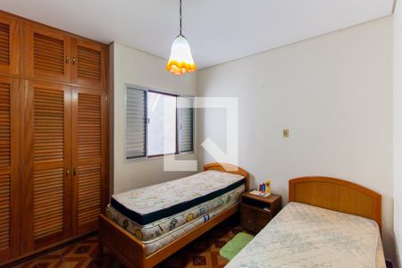 Quarto 2 de casa para alugar com 3 quartos, 300m² em Vila California, São Paulo