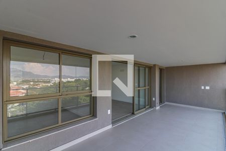 Apartamento à venda com 153m², 4 quartos e 2 vagasVaranda