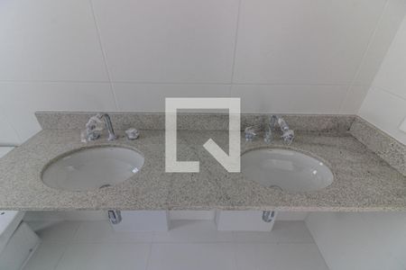 Apartamento à venda com 153m², 4 quartos e 2 vagasSuíte 1 - Banheiro