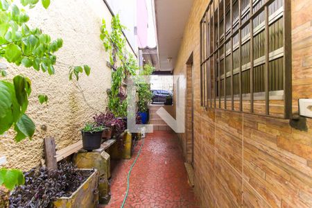 Casa à venda com 100m², 2 quartos e 2 vagasQuintal
