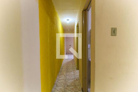 Casa à venda com 100m², 2 quartos e 2 vagasCorredor