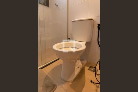 Apartamento à venda com 60m², 2 quartos e 2 vagas Apartamento à venda com 60m², 2 quartos e 2 vagasBanheiro da Suíte