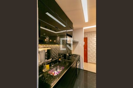 Apartamento à venda com 60m², 2 quartos e 2 vagas Apartamento à venda com 60m², 2 quartos e 2 vagasCozinha e Área de Serviço