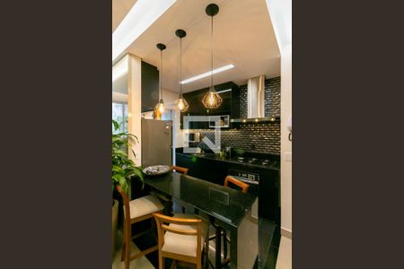 Apartamento à venda com 60m², 2 quartos e 2 vagas Apartamento à venda com 60m², 2 quartos e 2 vagasCozinha e Área de Serviço