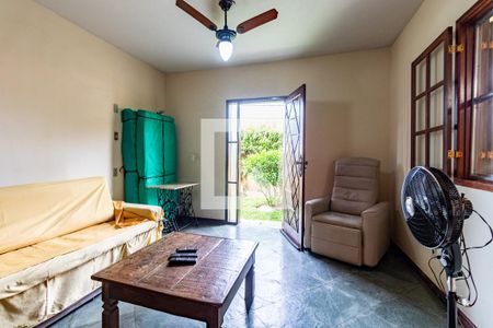 Sala de casa à venda com 3 quartos, 180m² em Serra Grande, Niterói