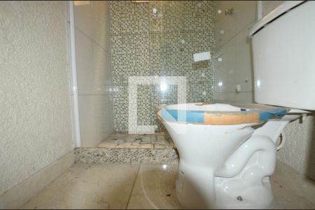Banheiro de apartamento para alugar com 1 quarto, 25m² em Cordovil, Rio de Janeiro