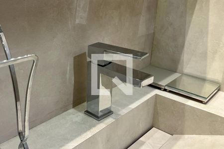 Banheiro de apartamento para alugar com 1 quarto, 37m² em Indianópolis, São Paulo