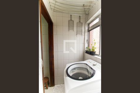 Apartamento à venda com 56m², 3 quartos e 1 vagaÁrea de Serviço