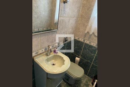 Casa à venda com 174m², 5 quartos e 2 vagas Casa à venda com 174m², 5 quartos e 2 vagasLavabo