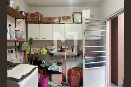 Casa à venda com 174m², 5 quartos e 2 vagas Casa à venda com 174m², 5 quartos e 2 vagasÁrea de Serviço