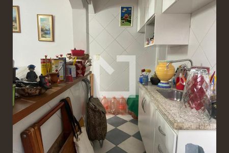 Casa à venda com 174m², 5 quartos e 2 vagas Casa à venda com 174m², 5 quartos e 2 vagasEdícula - Cozinha