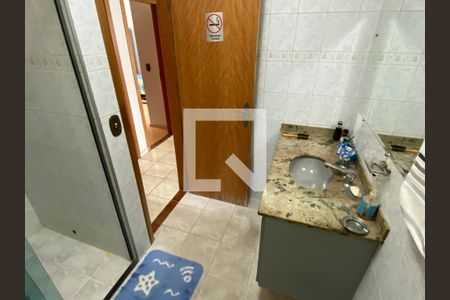 Casa à venda com 174m², 5 quartos e 2 vagas Casa à venda com 174m², 5 quartos e 2 vagasBanheiro