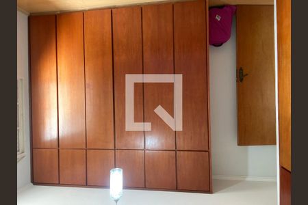 Casa à venda com 174m², 5 quartos e 2 vagas Casa à venda com 174m², 5 quartos e 2 vagasQuarto 2