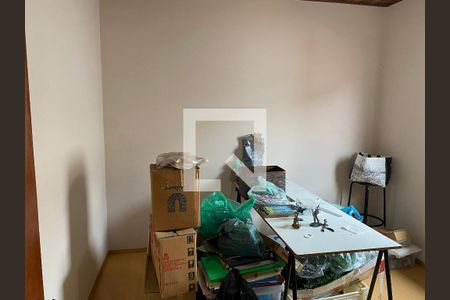 Casa à venda com 174m², 5 quartos e 2 vagas Casa à venda com 174m², 5 quartos e 2 vagasEdícula - Quarto 2