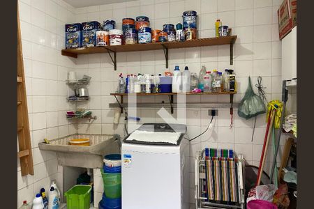 Casa à venda com 174m², 5 quartos e 2 vagas Casa à venda com 174m², 5 quartos e 2 vagasÁrea de Serviço