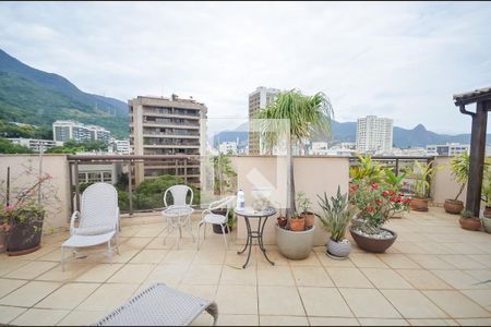 Apartamento à venda com 223m², 6 quartos e 2 vagasVista da Suíte 2