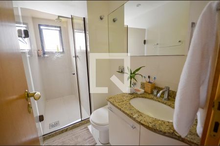 Apartamento à venda com 223m², 6 quartos e 2 vagasBanheiro 1