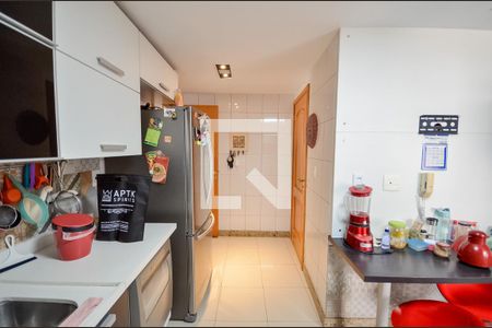 Apartamento à venda com 223m², 6 quartos e 2 vagasCozinha