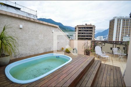 Apartamento à venda com 223m², 6 quartos e 2 vagasPiscina