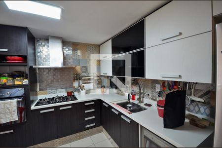 Apartamento à venda com 223m², 6 quartos e 2 vagasCozinha
