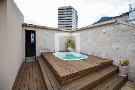 Apartamento à venda com 223m², 6 quartos e 2 vagasPiscina