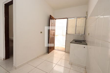 Cozinha de casa para alugar com 1 quarto, 40m² em Vila Alpina, São Paulo