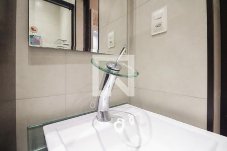 Casa à venda com 300m², 3 quartos e 4 vagasBanheiro Suíte 2